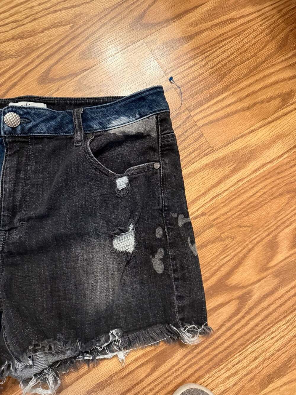 Cabi Two-Tone Distressed Denim Shorts with Bleach Splatter size 8 - Picture 2 of 4